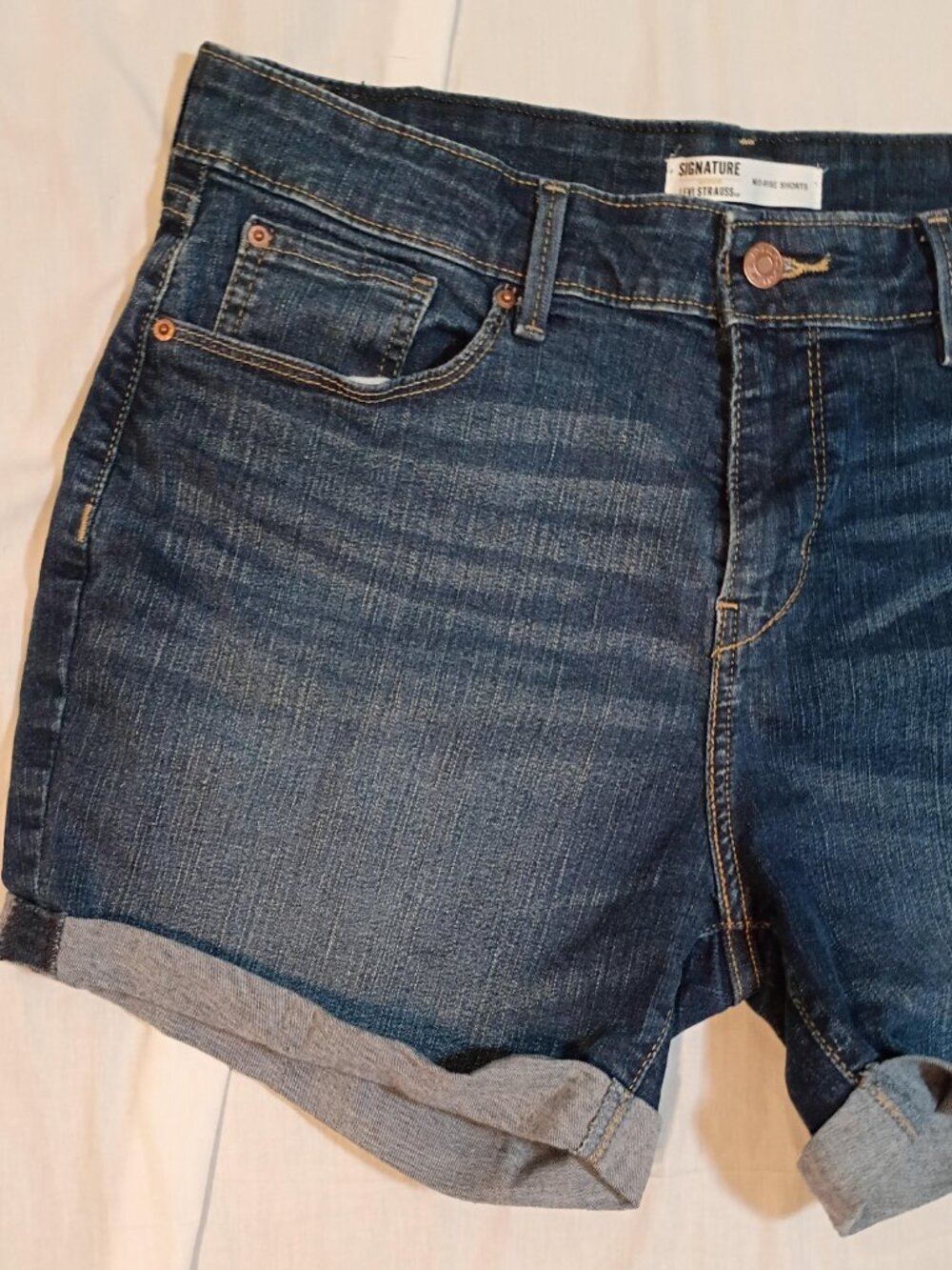 Signature Levi Strauss/Shorts/Womens 14/Medium Wash/Mid Rise Cuffed Denim Stretc - Picture 5 of 7